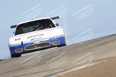 media/Oct-26-2025-CalClub SCCA (Sun) [[8ce1e69566]]/Group 2/Grapevine/